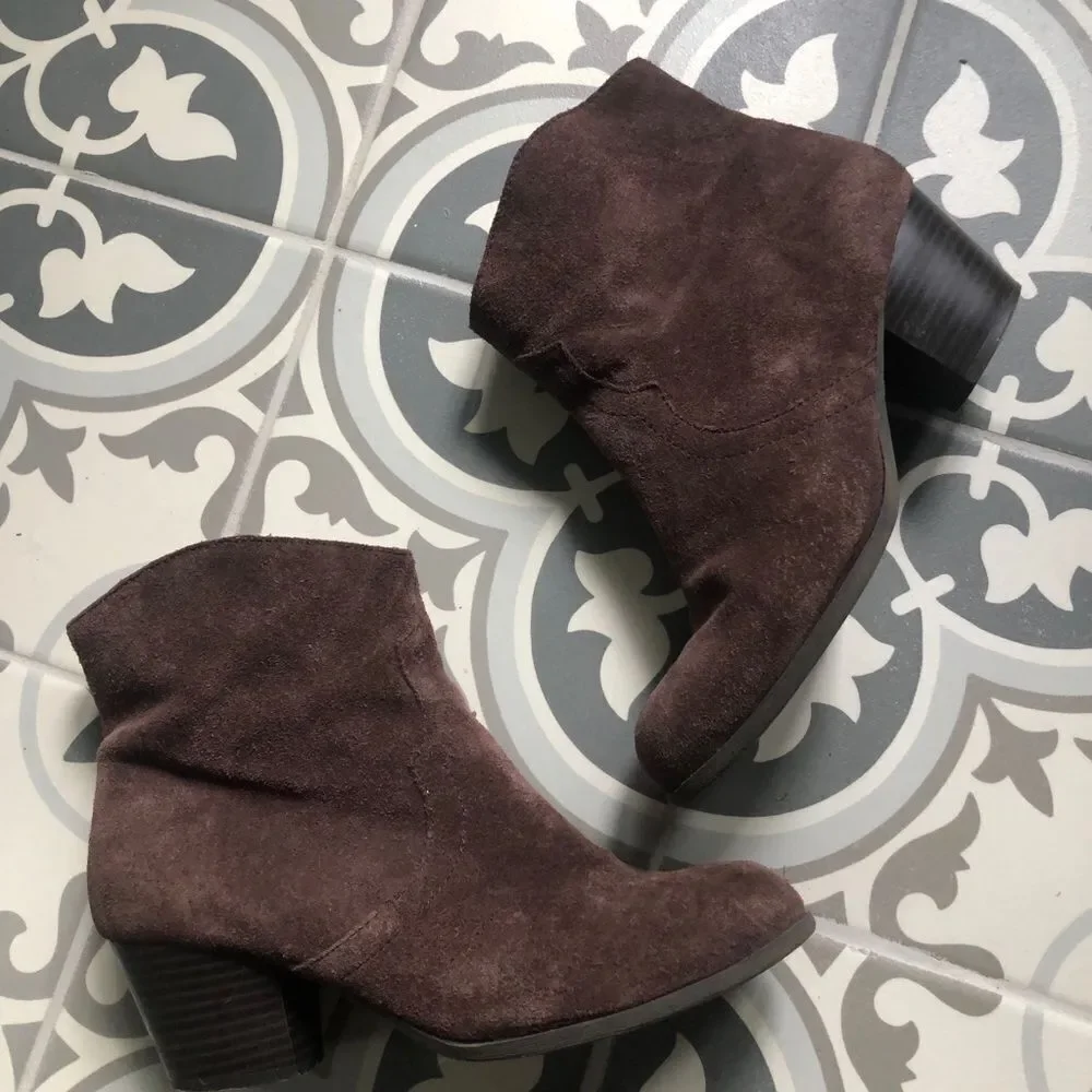 Lucky Brand Ankle Side Zip Suede Booties (7.5/8)